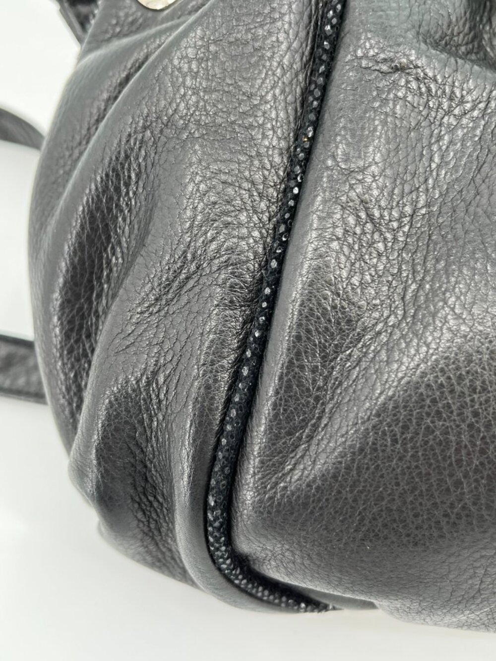 B Makowsky Drawstring Bucket Bag Black Pebbled Leather Silver Hardware Pocket - Picture 5 of 13